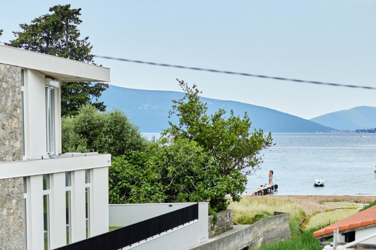 Waikiki Beach House Villa Tivat Eksteriør bilde