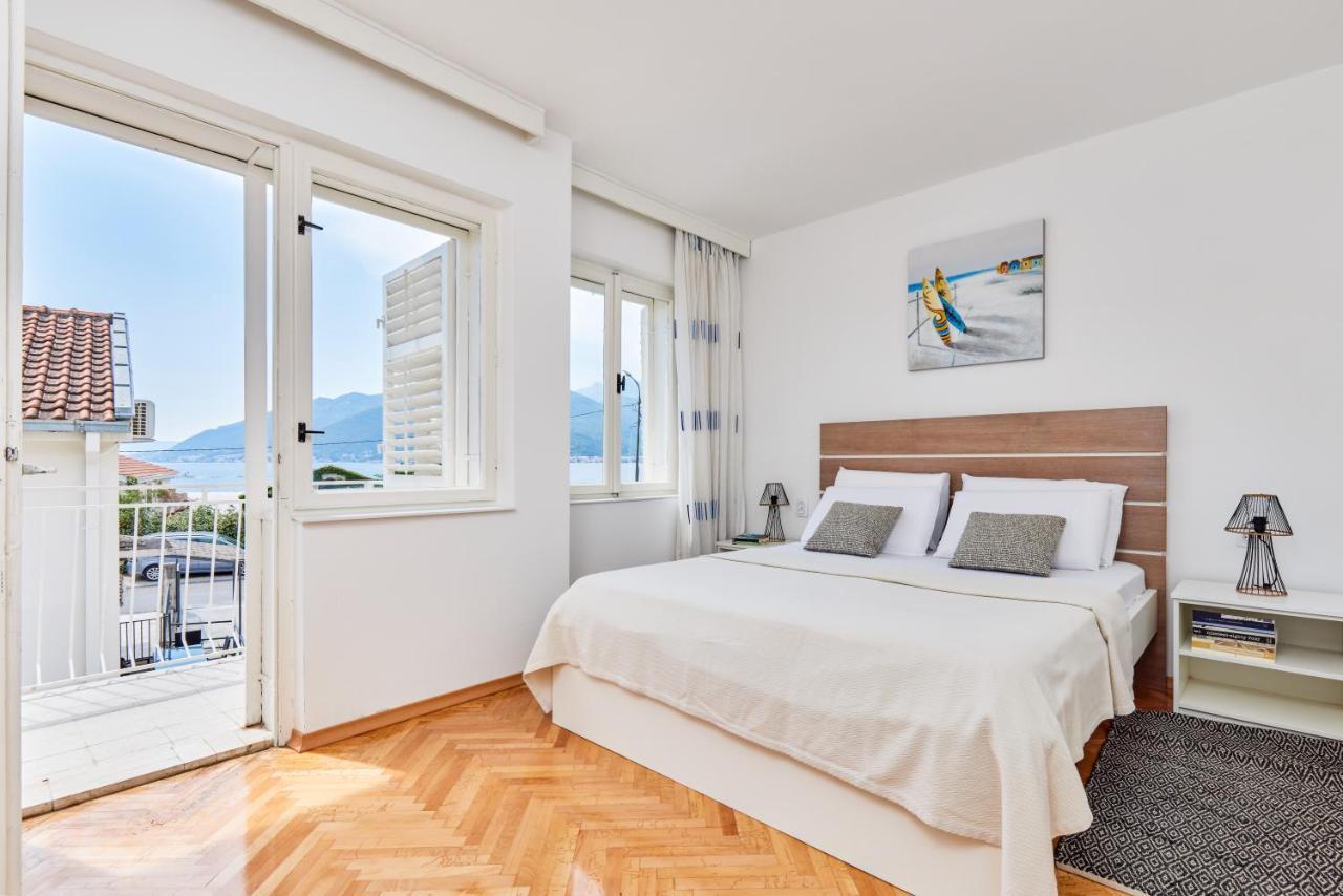 Waikiki Beach House Villa Tivat Eksteriør bilde