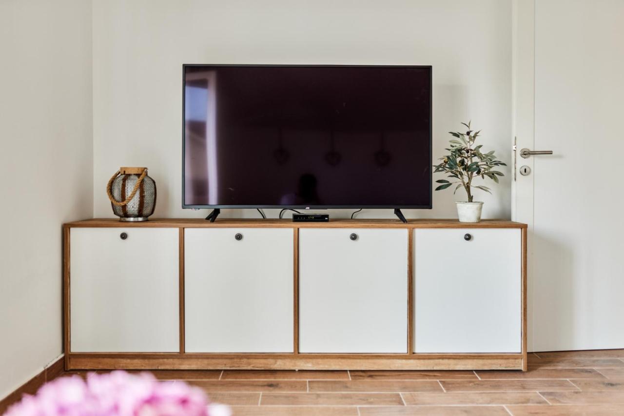 Waikiki Beach House Villa Tivat Eksteriør bilde