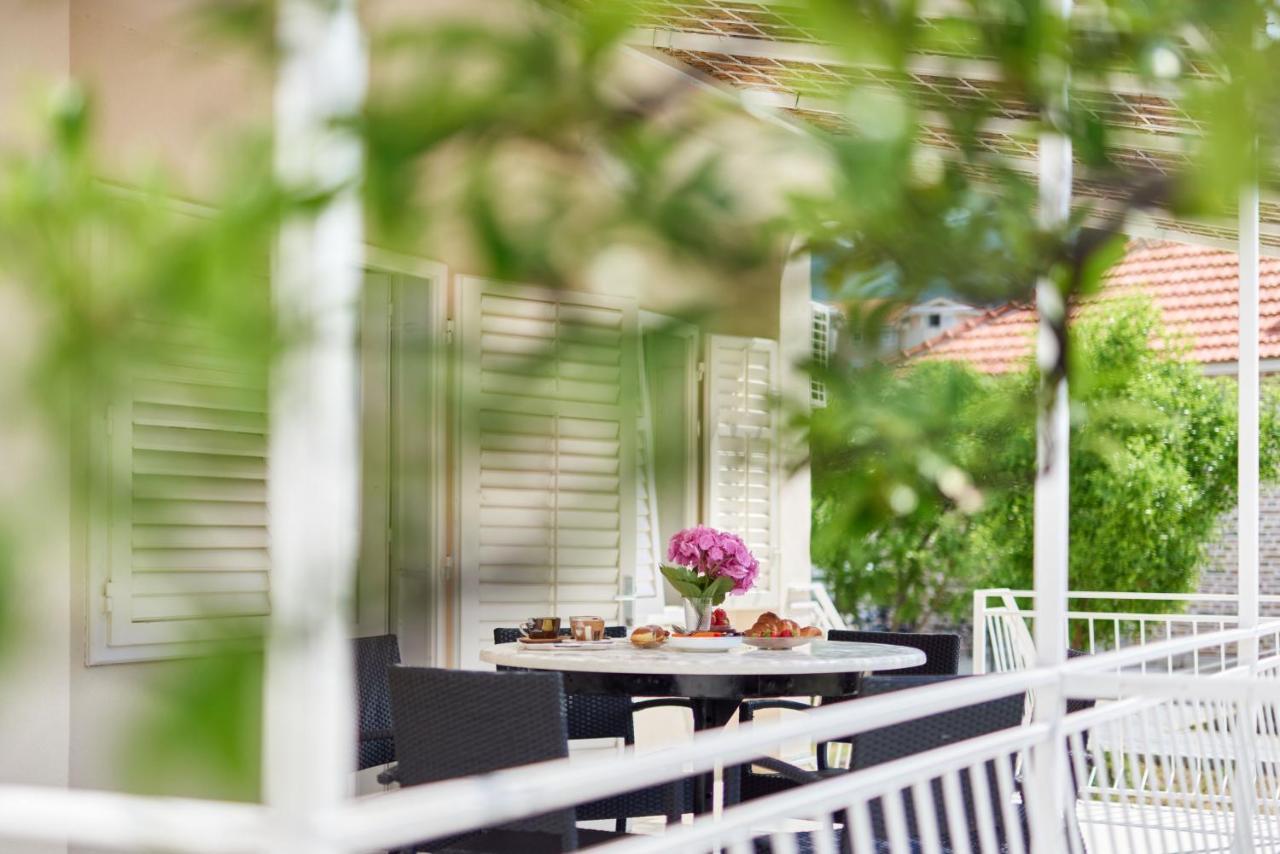 Waikiki Beach House Villa Tivat Eksteriør bilde