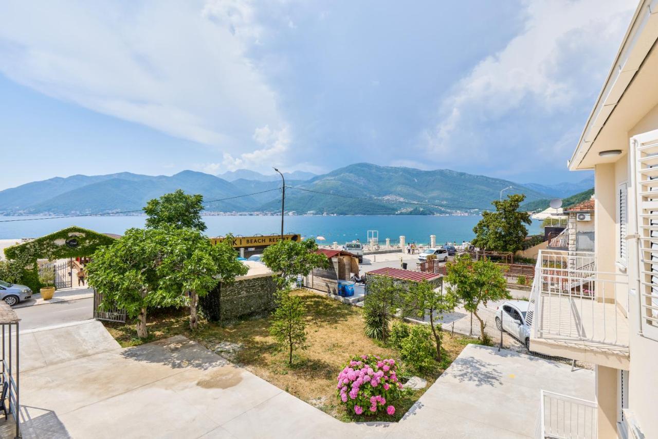 Waikiki Beach House Villa Tivat Eksteriør bilde