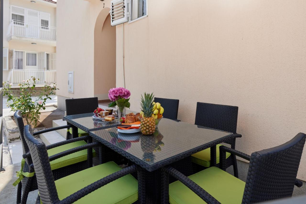 Waikiki Beach House Villa Tivat Eksteriør bilde