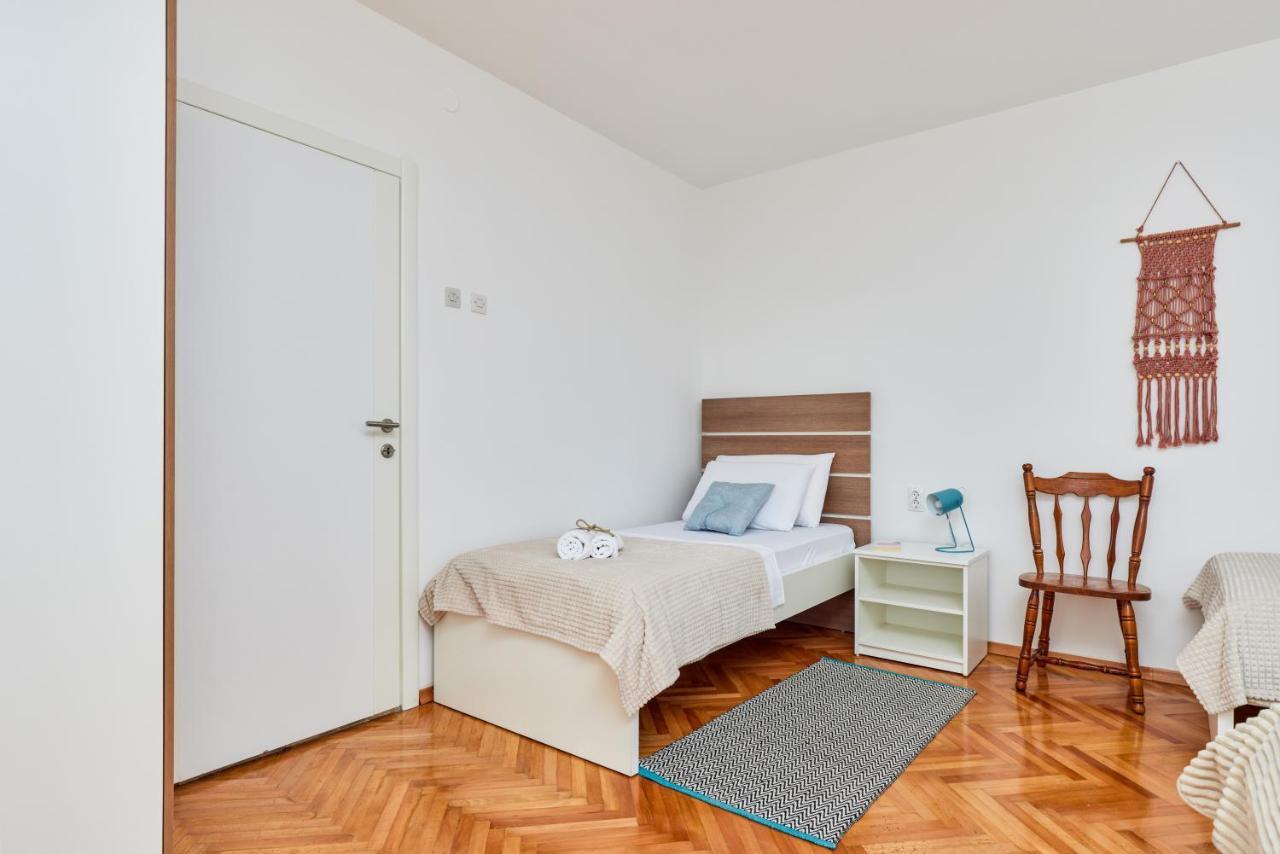 Waikiki Beach House Villa Tivat Eksteriør bilde