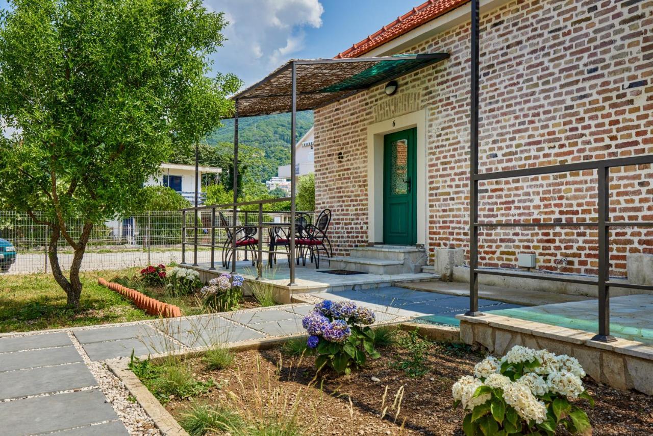 Waikiki Beach House Villa Tivat Eksteriør bilde
