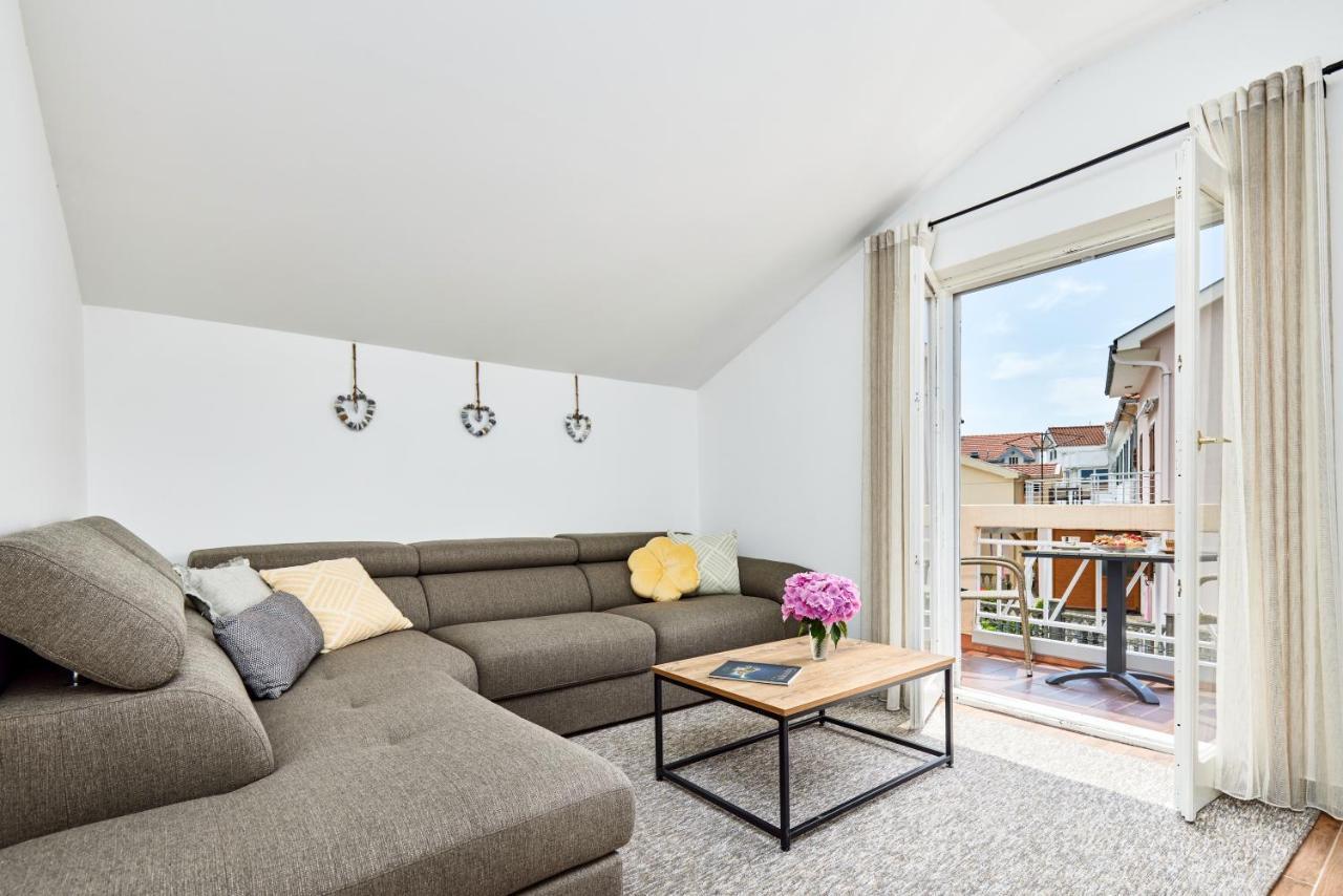Waikiki Beach House Villa Tivat Eksteriør bilde